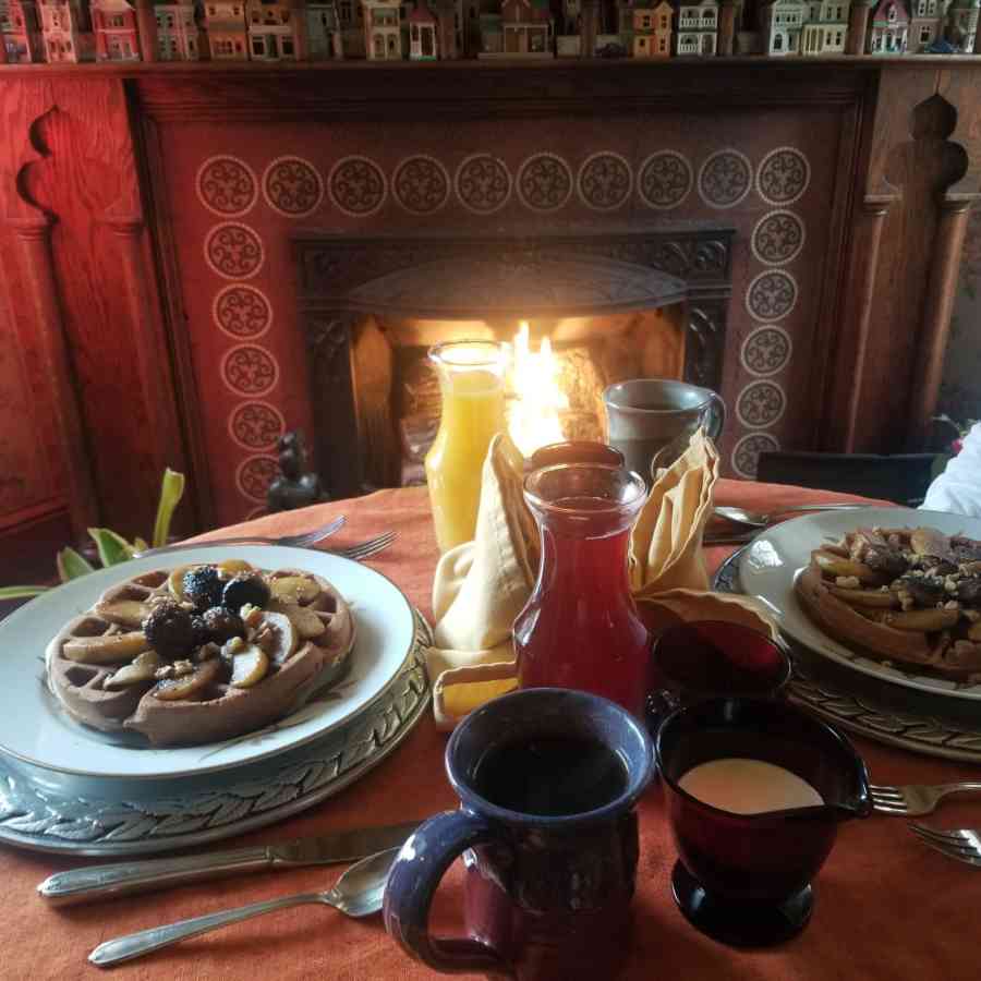 HV66 The Queen Breakfast